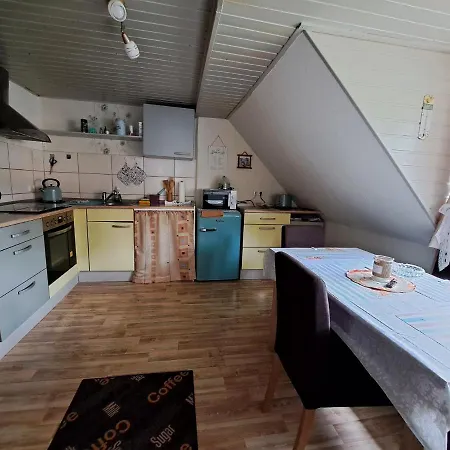 Ferienwohnung Sonja Mit Garten Und Freisitz Steinwiesen Exterior photo